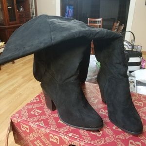 Size 9 black heel boots